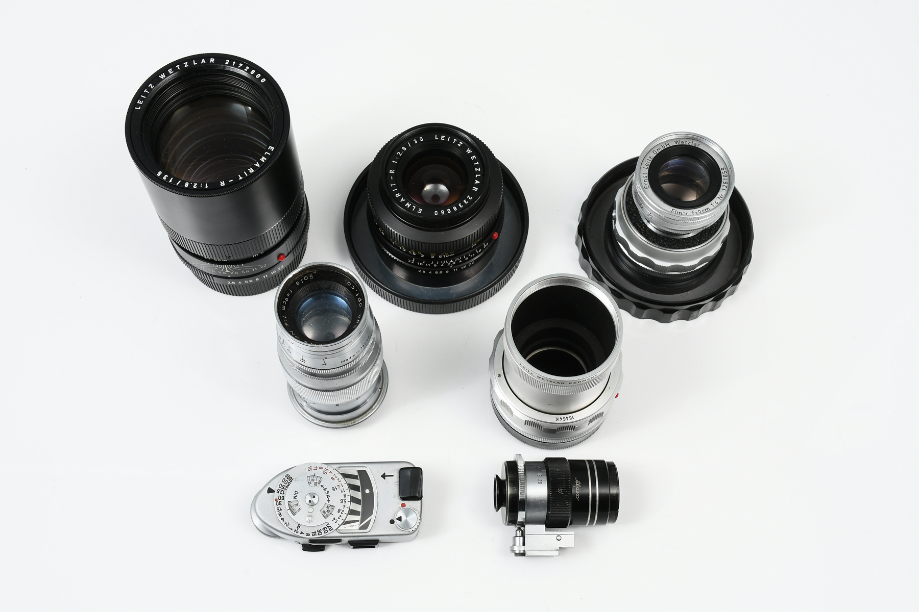 LEICA ACCESSORIES: Comprising; 1-