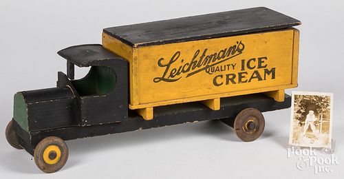 LEICHTMAN'S QUALITY ICE CREAM