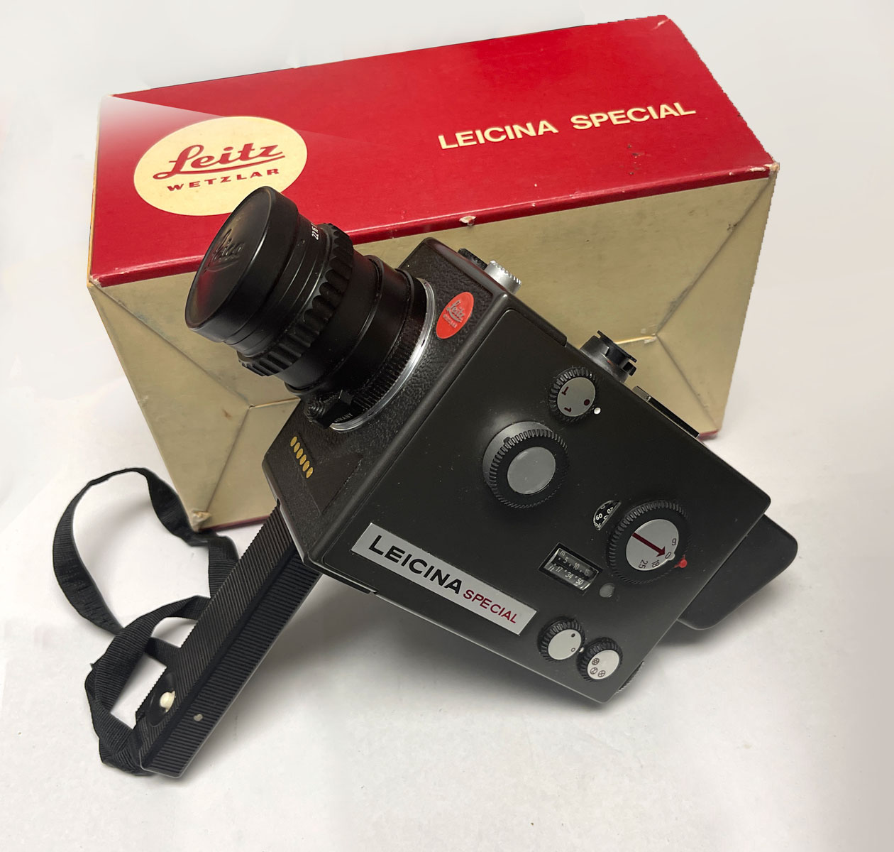 LEICINA SPECIAL MOVIE CAMERA: