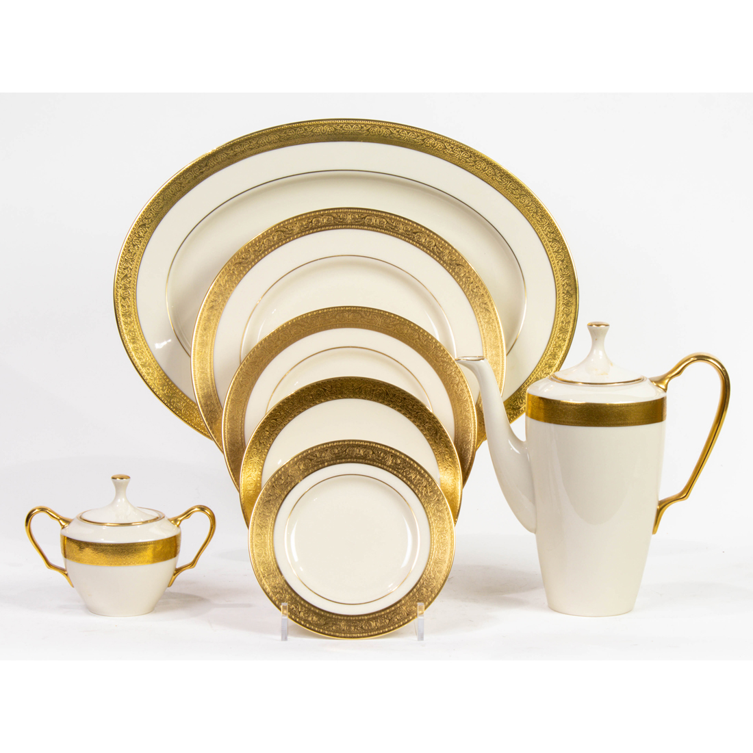 LENOX, EXTENSIVE DINNER SERVICE
