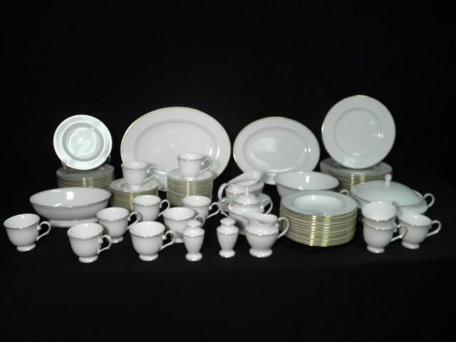 Lenox ''Federal Gold'' dinnerware