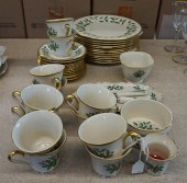 LENOX HOLIDAY PORCELAIN 39-PIE