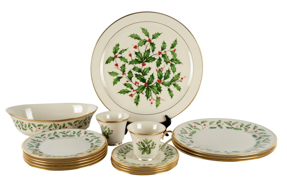 LENOX PORCELAIN SERVICEHoliday