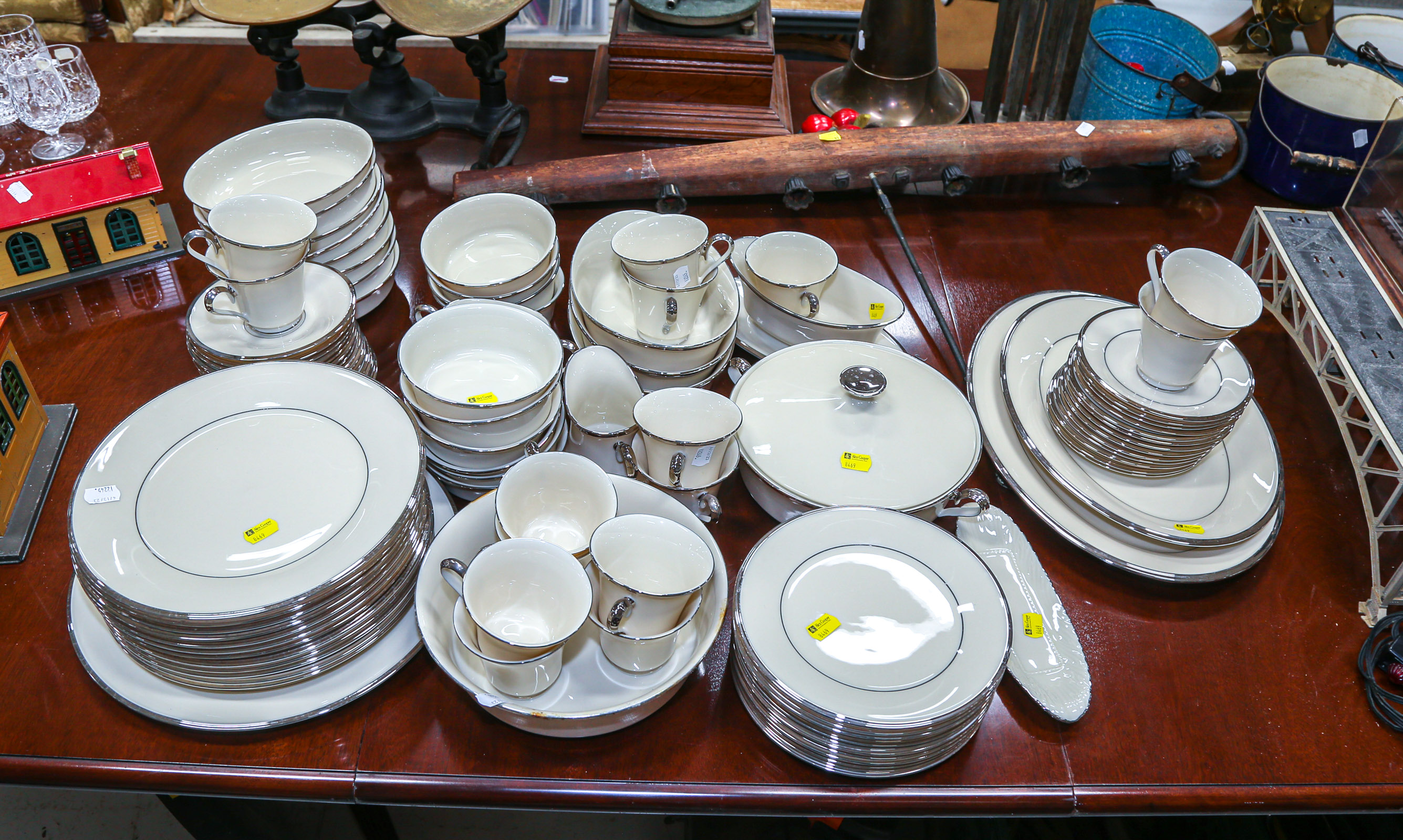 LENOX "SOLITAIRE" PARTIAL DINNER