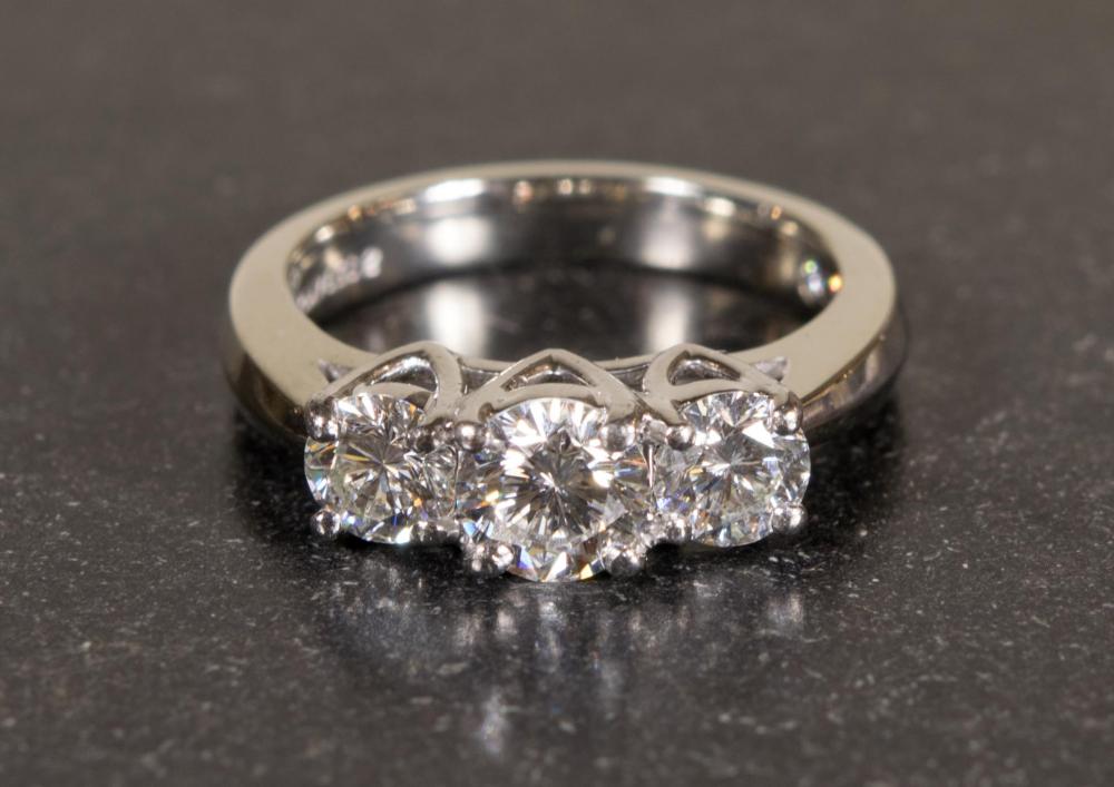 LEO DIAMOND, WHITE GOLD AND