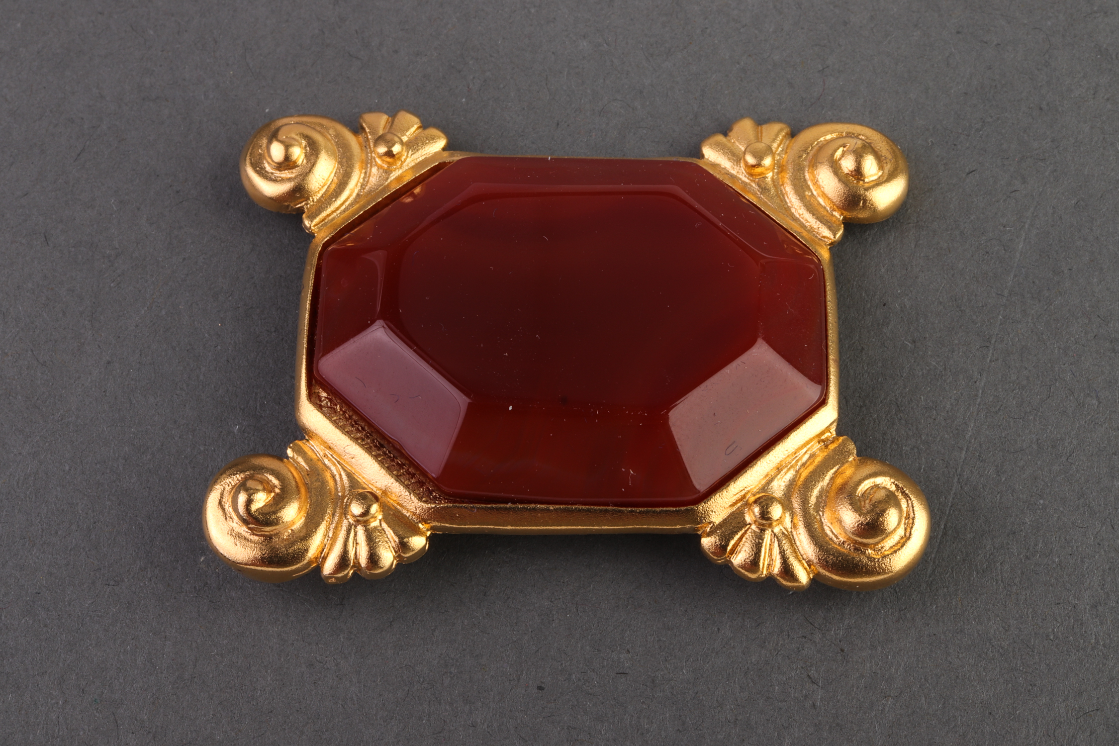LESLIE BLOCK CARNELIAN &