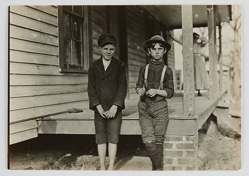 LEWIS HINE TWO MILL WORKERS 1908