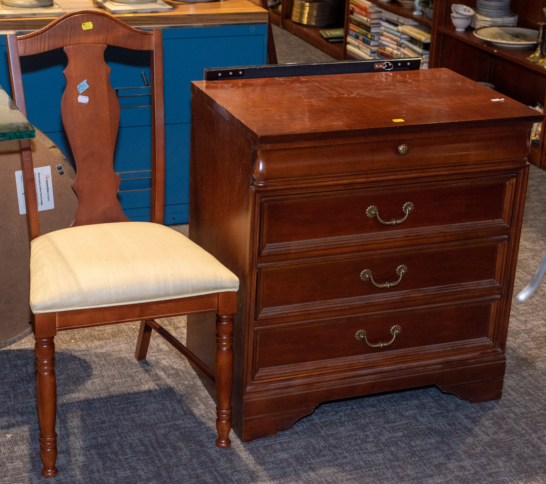 LEXINGTON CHERRY BACHELOR'S CHEST &