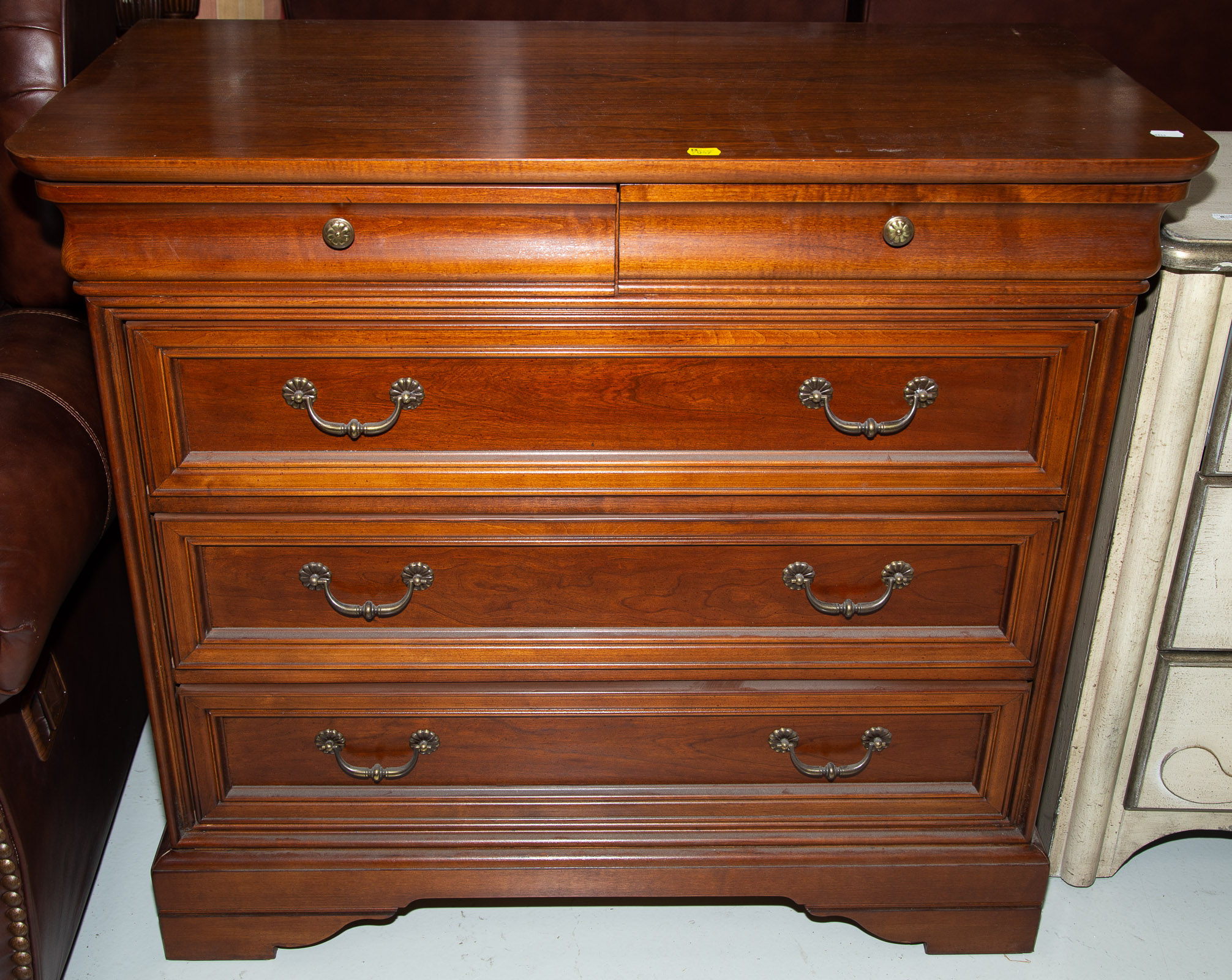 LEXINGTON MAHOGANY CHEST OF DRAWERS