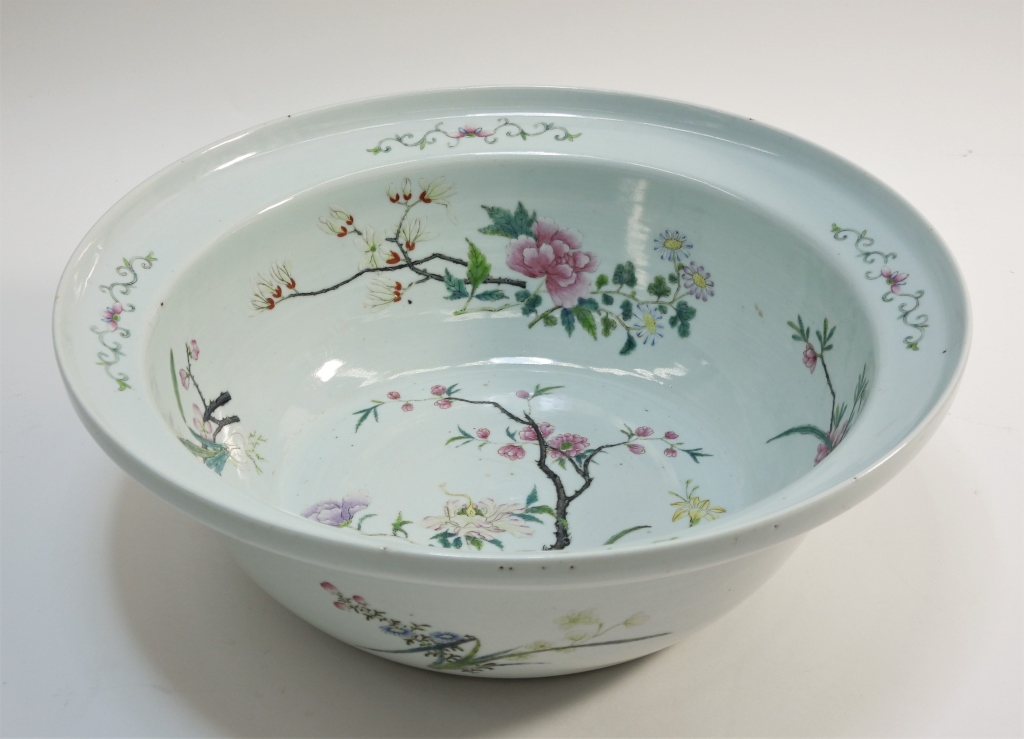 LG CHINESE QING FAMILLE ROSE