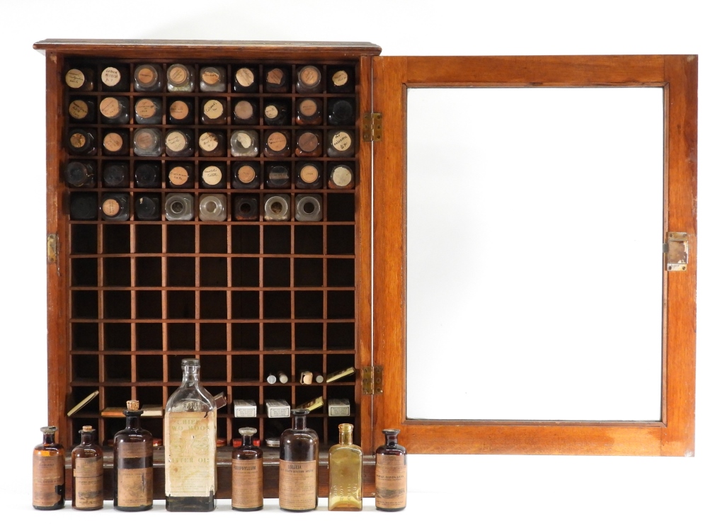 LG COLLECTION OF APOTHECARY BOTTLES