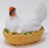 LG. EUROPEAN PORCELAIN HEN ON