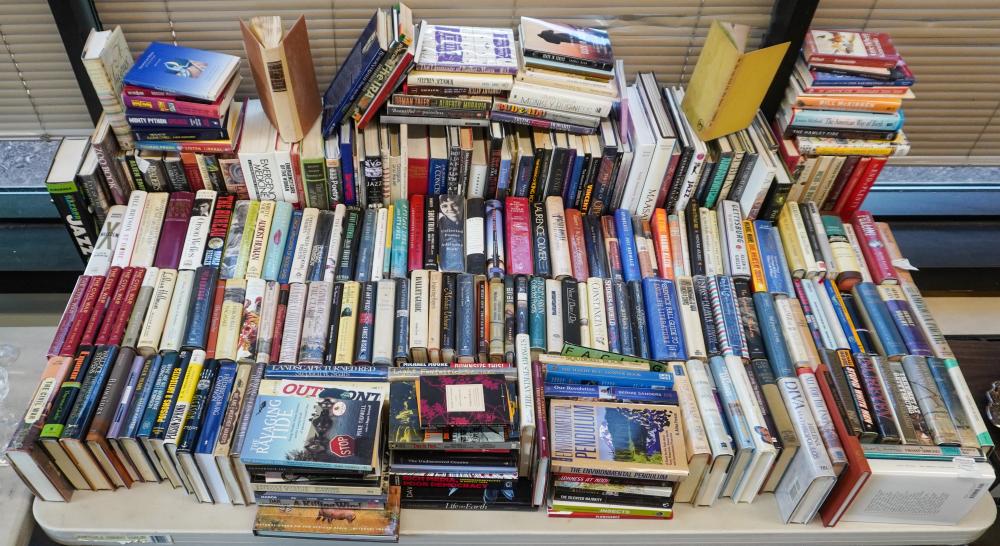 LIBRARY OF BOOKS, PREDOMINANTLY