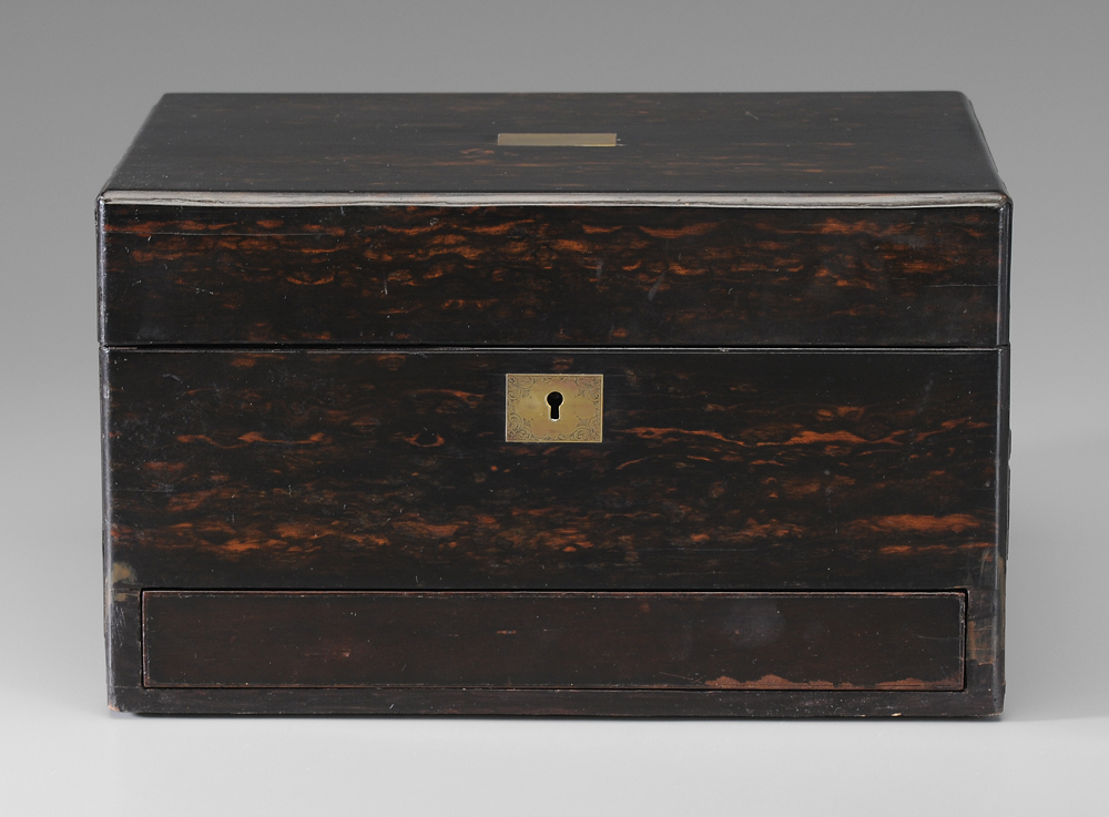 Lidded Jewelry Cask Irish,