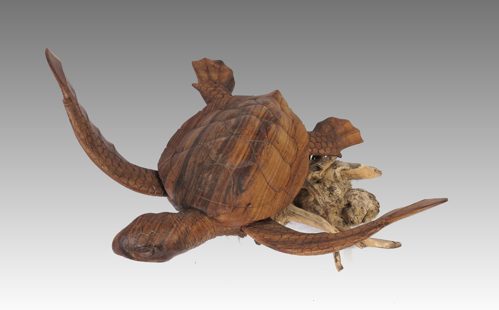 LIFE LIKE CARVED WOOD SEA TURTLE:
