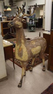 LIFESIZE BONE-TILED WOOD DEER