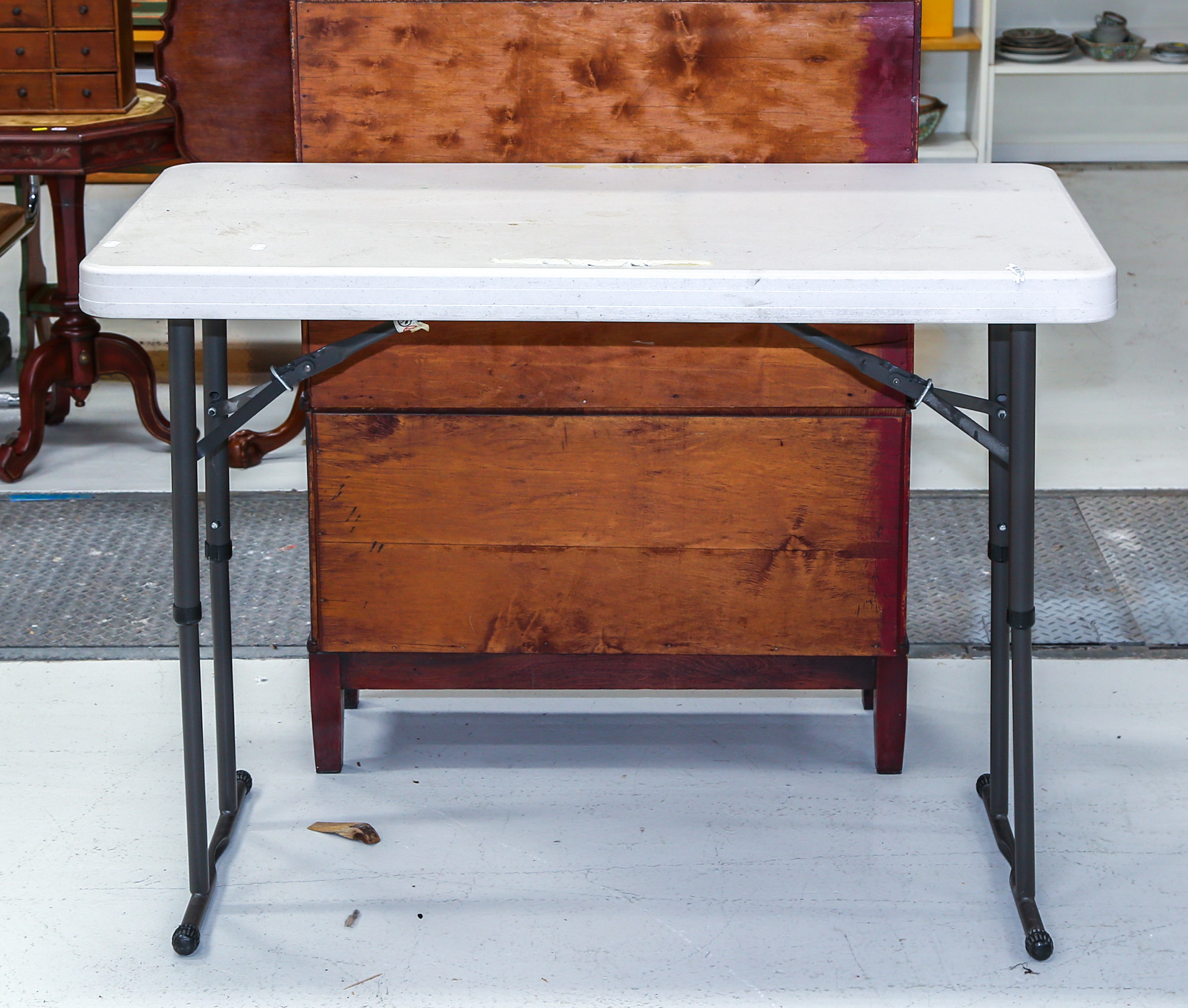 LIFETIME ADJUSTABLE FOLDING TABLE