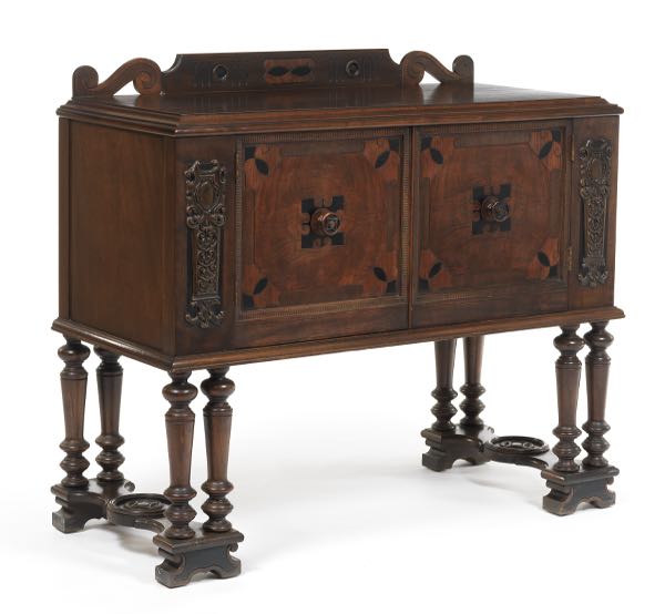 LIFETIME FURNITURE CO. SIDEBOARD,