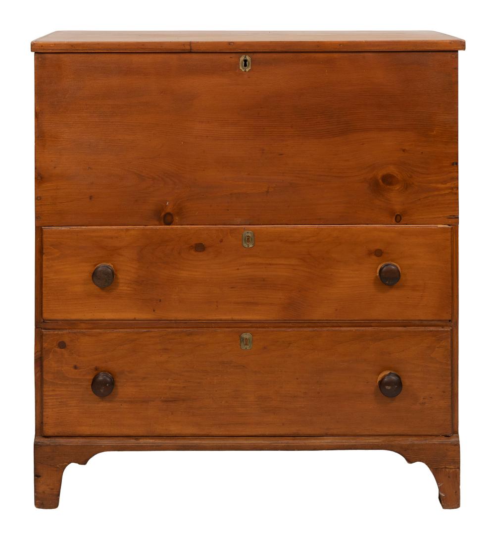 LIFT-TOP BLANKET CHEST NEW ENGLAND,