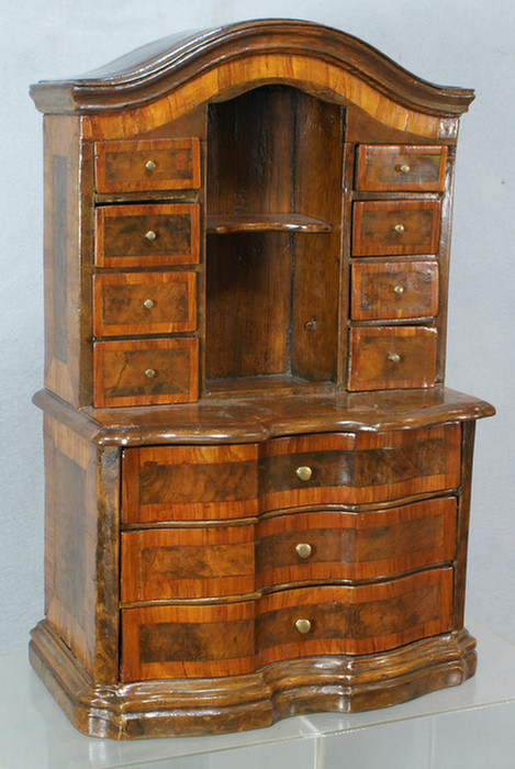 Lift top jewelry box, escutcheon
