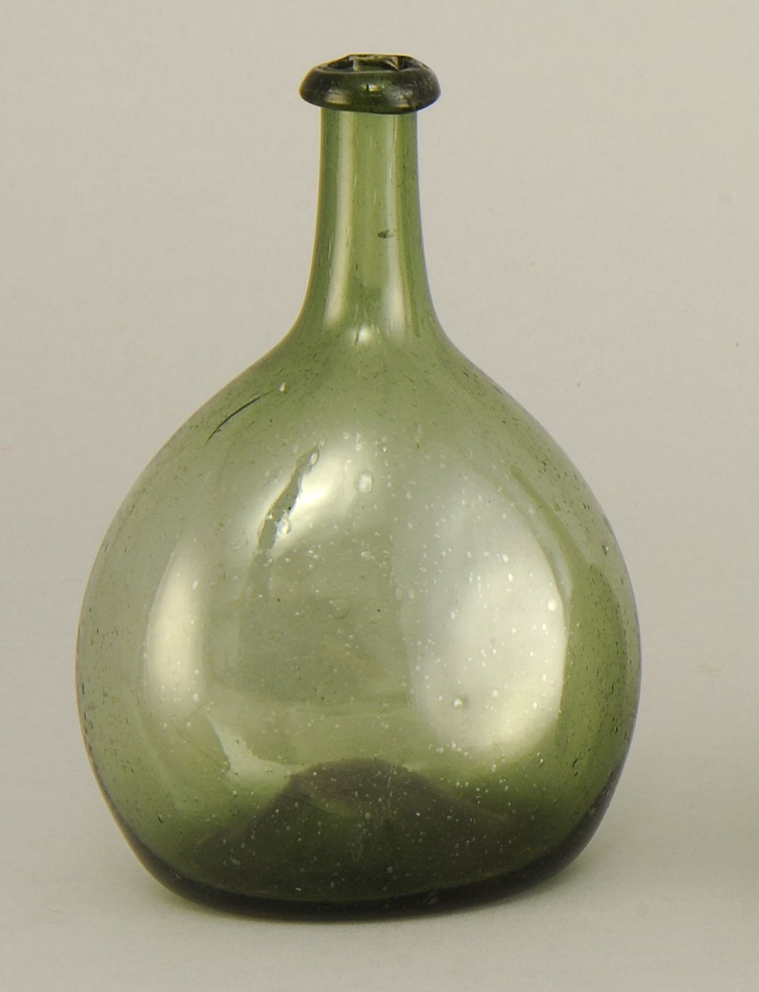 LIGHT GREEN BLOWN GLASS CHESTNUT