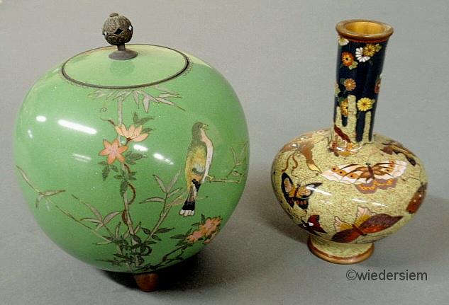 Light green cloisonné covered jar