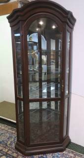 LIGHTED CHERRY CORNER CURIO WI