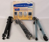 LIGHTING STUDIO AND 3 TRIPODS
