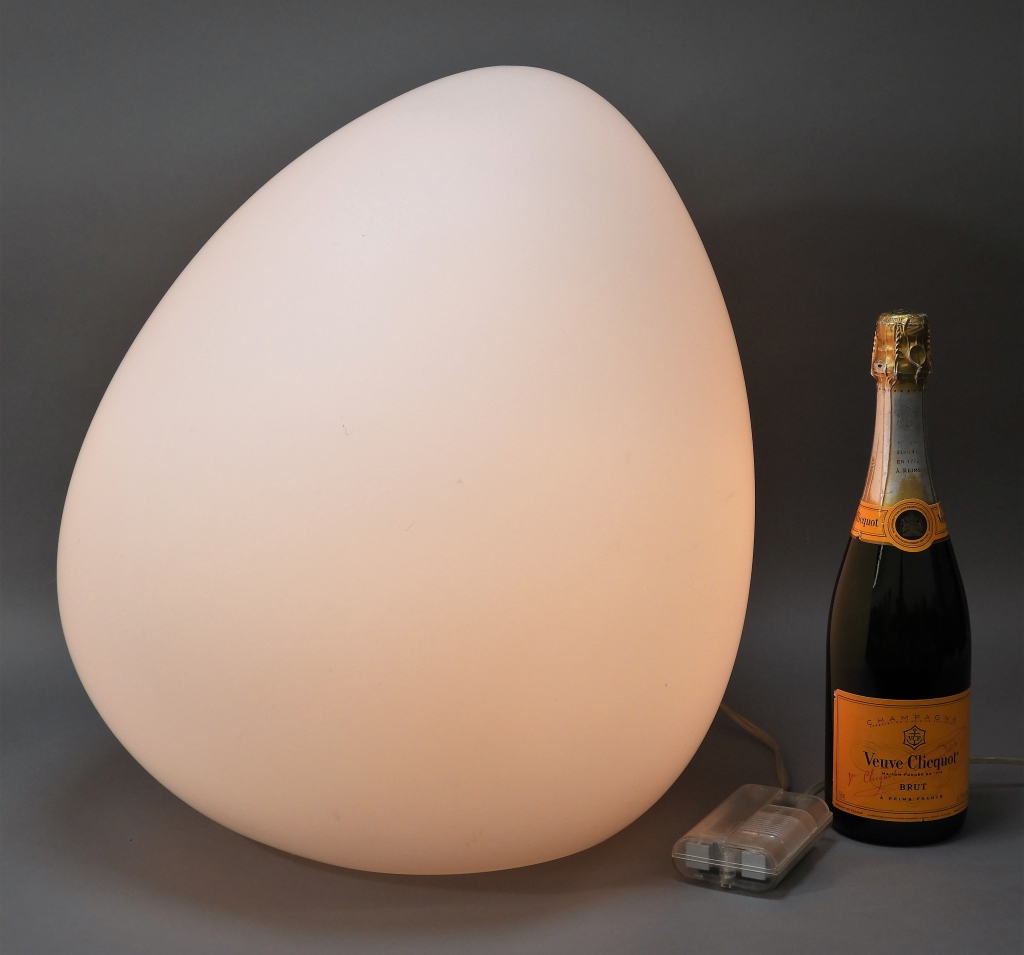 LIGNE ROSET DOLMEN LARGE EGG FORM