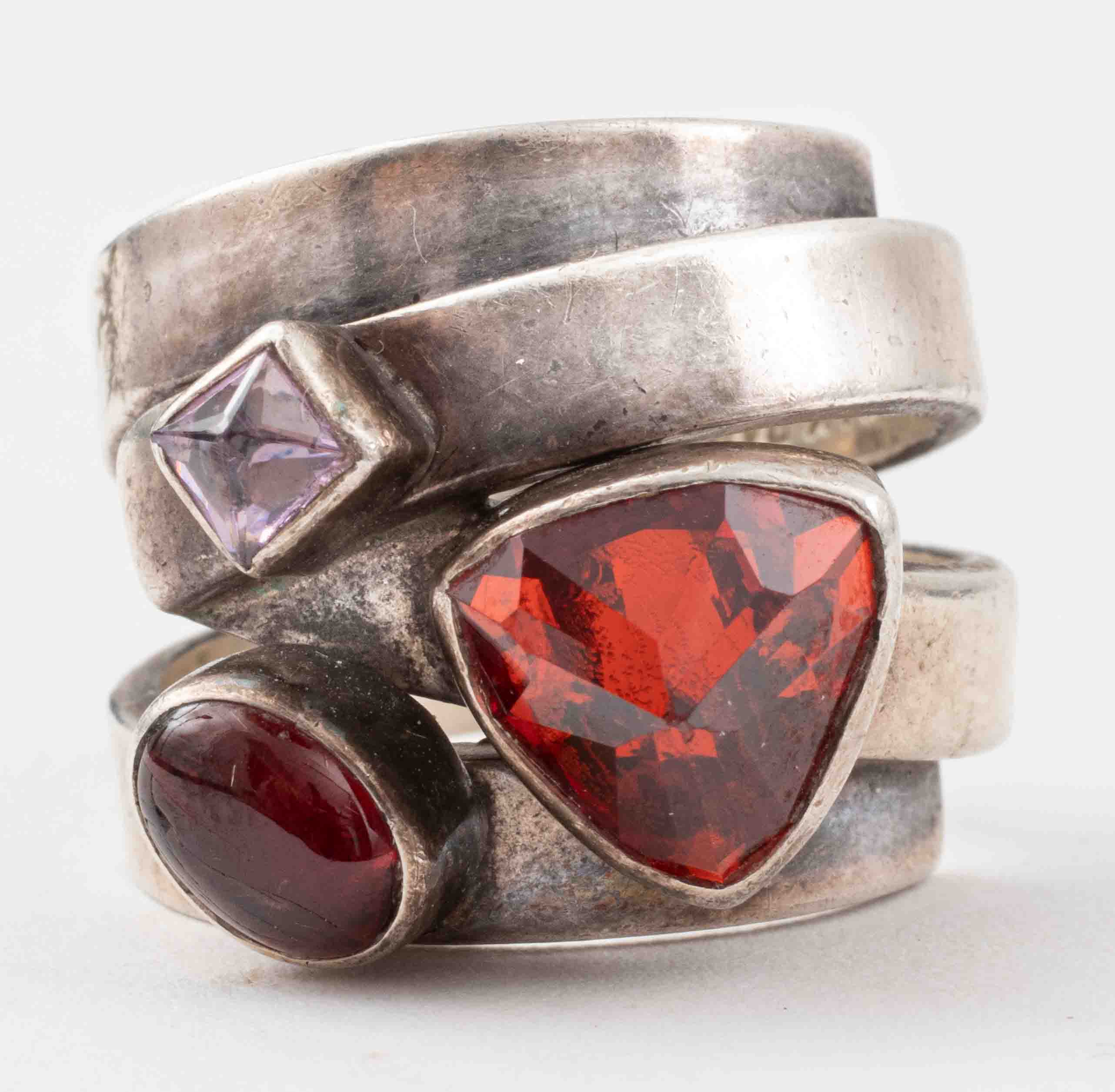 LILLY BARRACK SILVER GARNET &