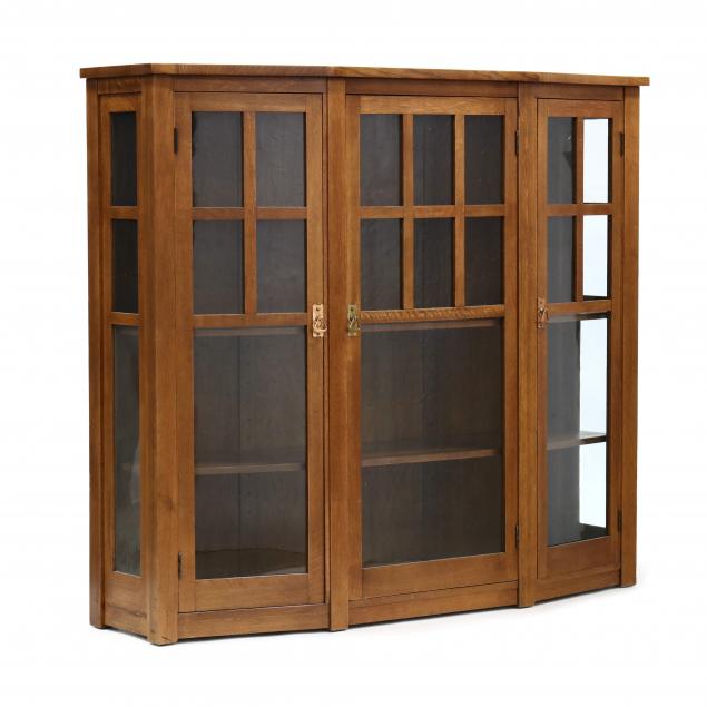 LIMBERT, MISSION OAK THREE-DOOR