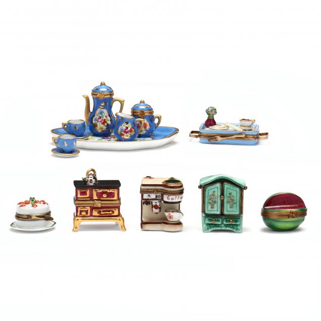 LIMOGES, FIVE PORCELAIN PILL