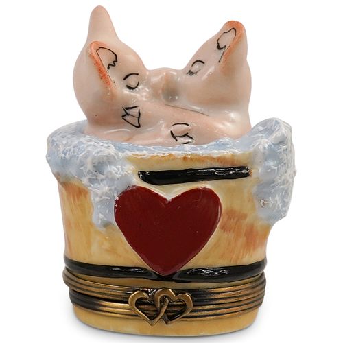 LIMOGES LA GLORIETTE "PIGS KISSING"