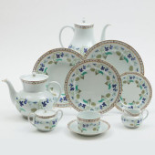 LIMOGES PORCELAIN DINNER SERVI