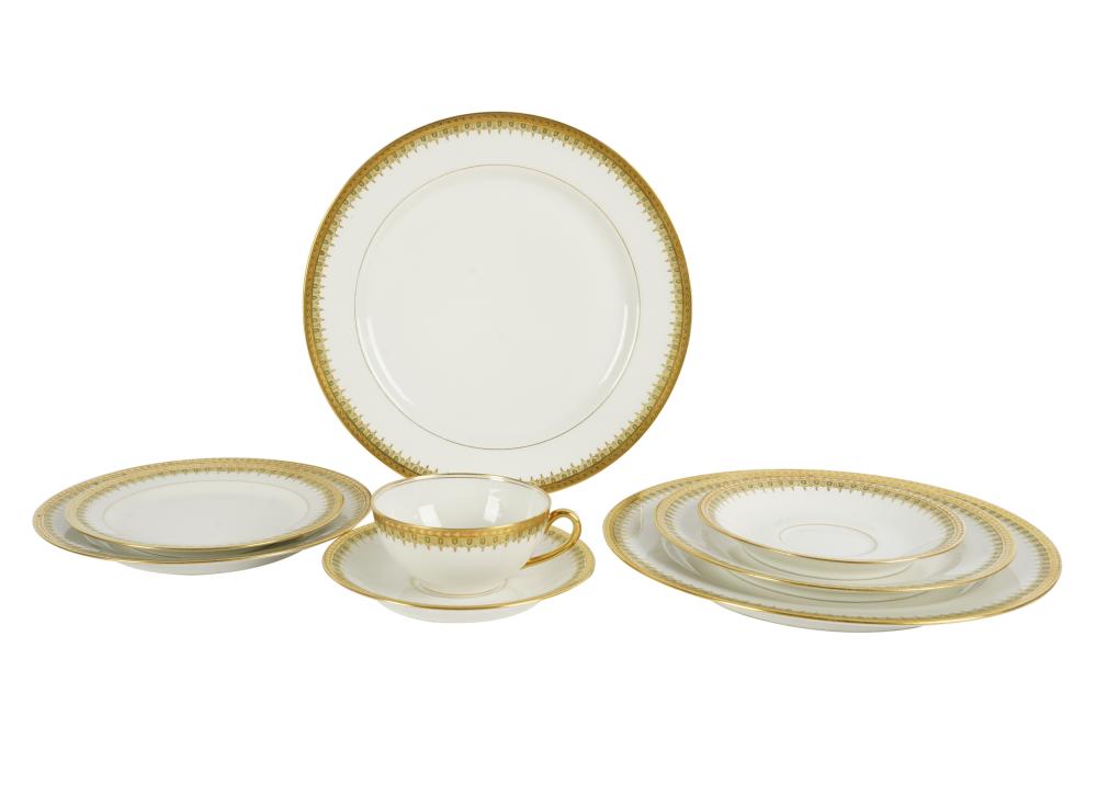 LIMOGES PORCELAIN SERVICE1920 -
