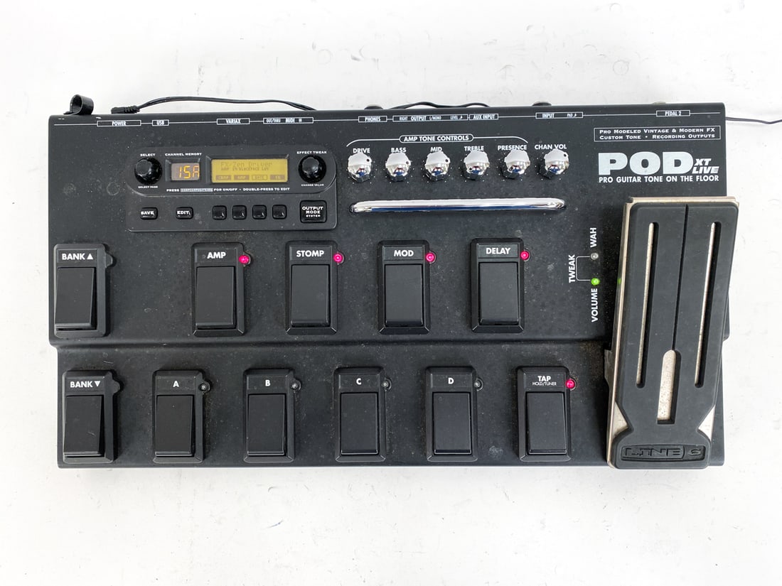 LINE 6 POD XT LIVE AMP