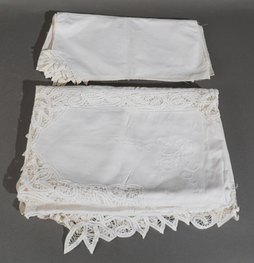 LINEN TABLECLOTH AND ELEVEN