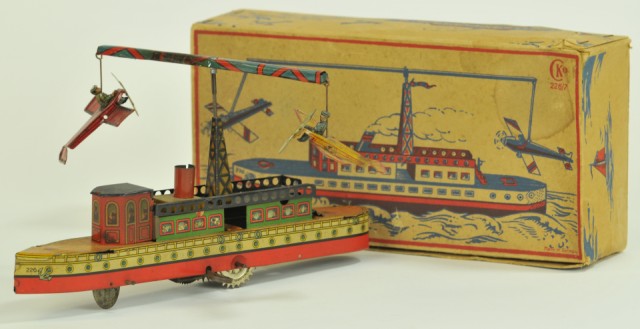 LINER WITH CIRCLING AIRPLANES