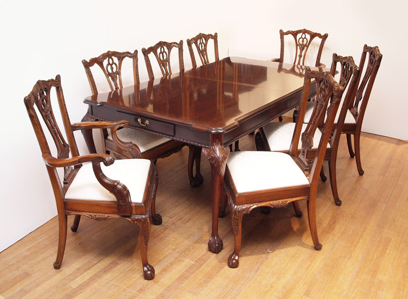 LINK TAYLOR MAHOGANY DINING TABLE