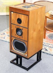 Linn Sondek, a pair of Isobari