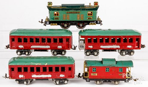 LIONEL FIVE PIECE PASSENGER TRAIN