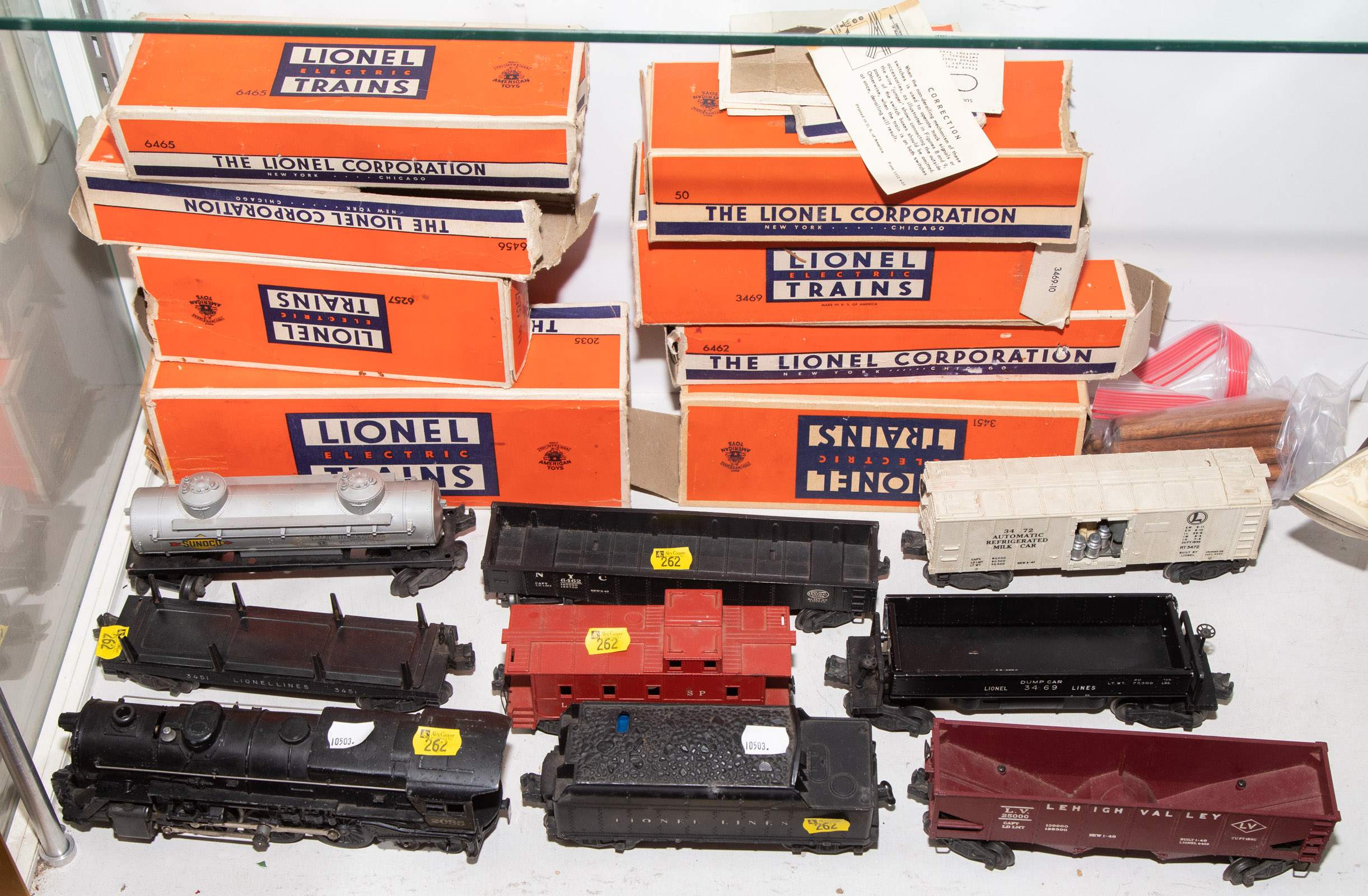LIONEL LOCOMOTIVE, TENDER, &