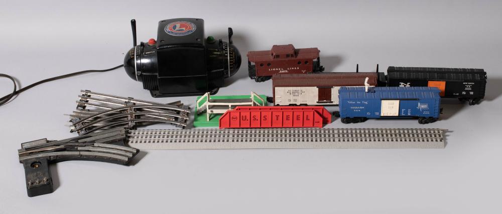 LIONEL PARTIAL TRAIN SET, CIRCA