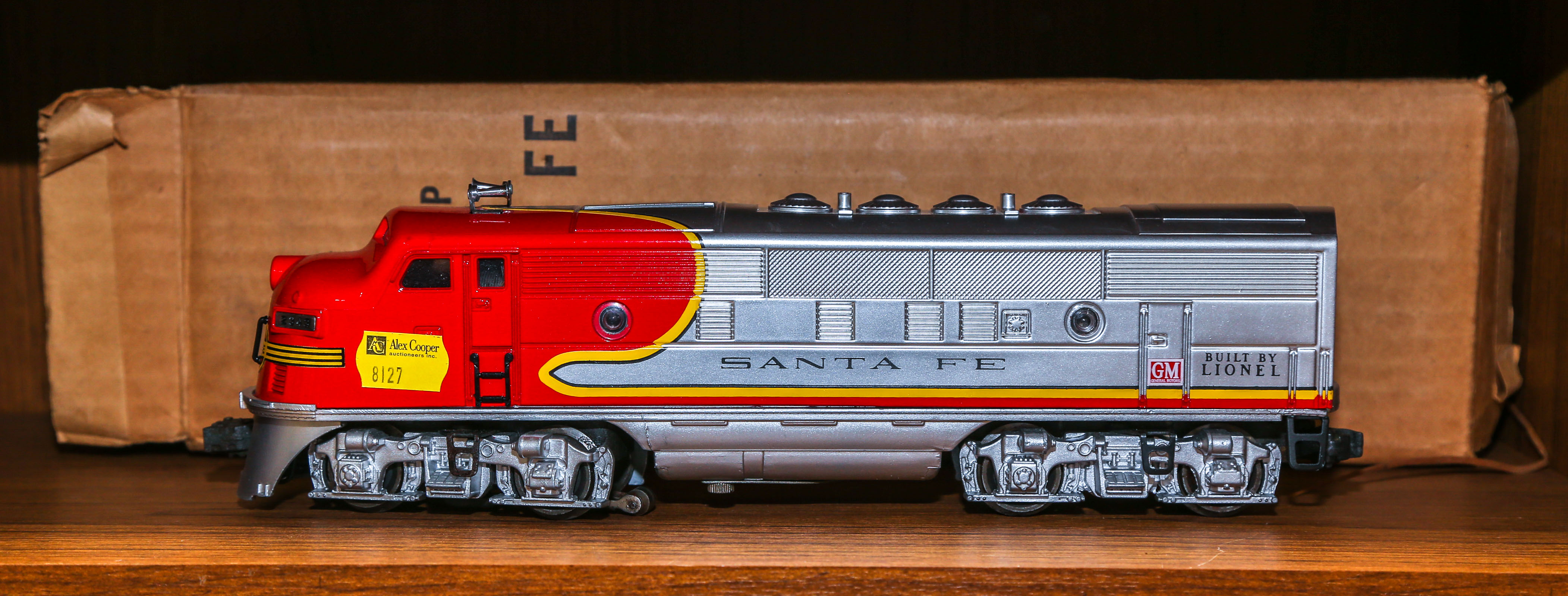 LIONEL "SANTA FE" O-GAUGE DIESEL