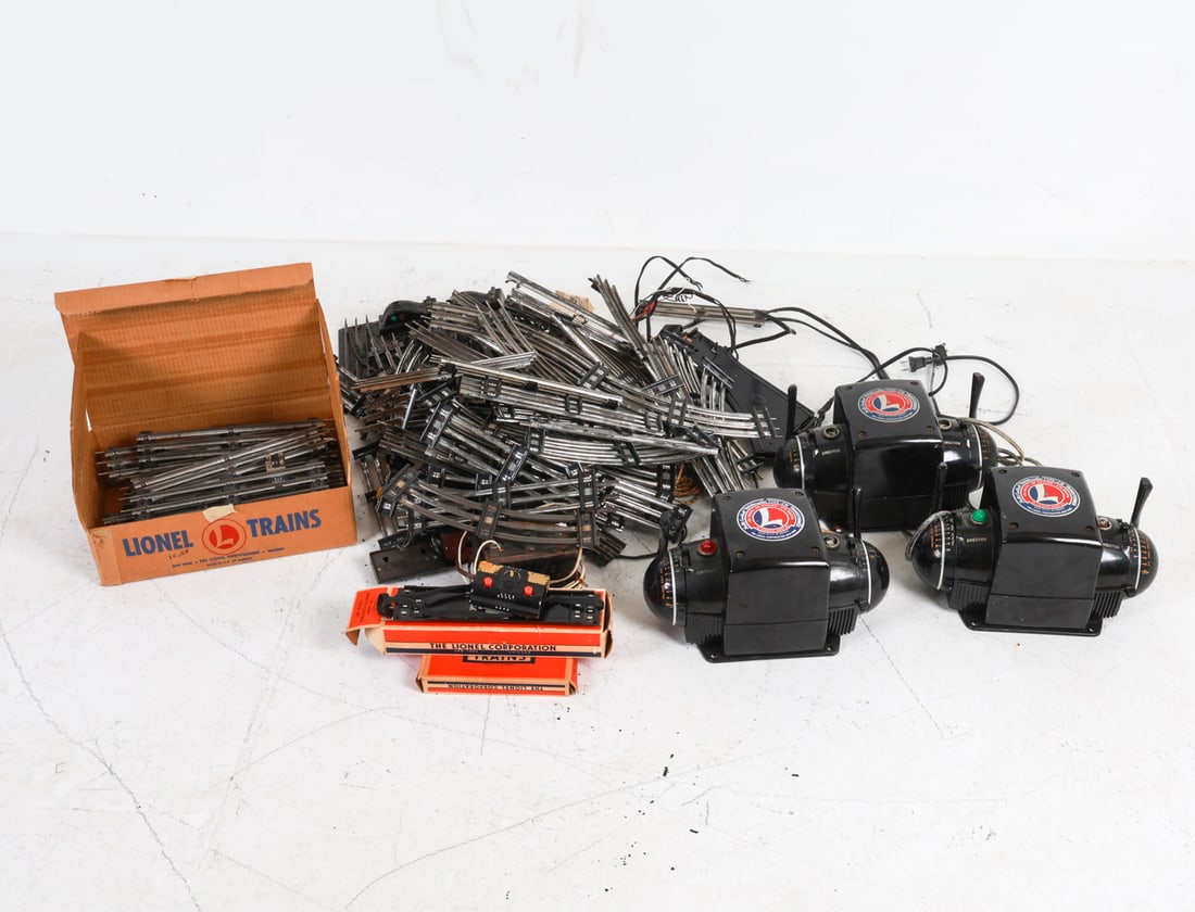 LIONEL TRAIN TRACKS &