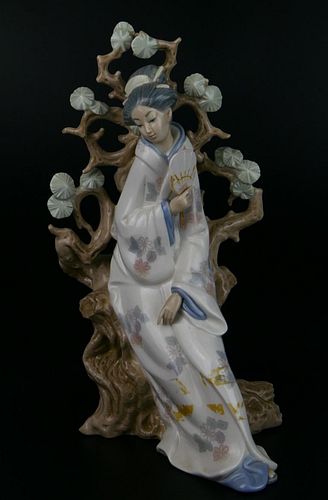 LLADRO 12" ASIAN FIGURINELLADRO 12"