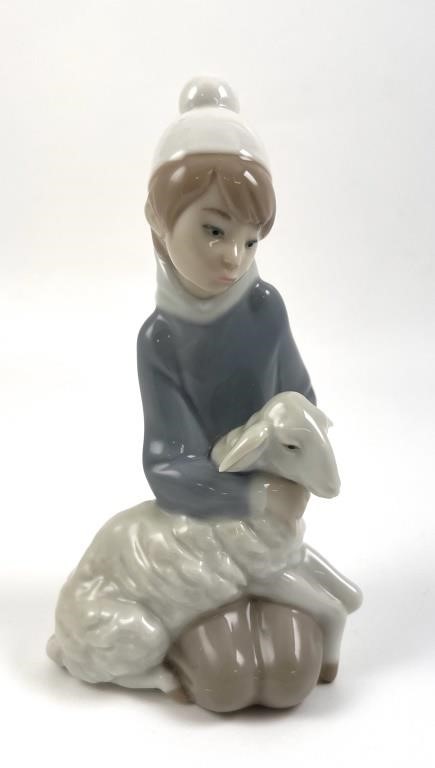 LLADRO 4676 SHEPHERD WITH LAMB