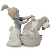 LLADRO "BASHFUL BATHER" PORCEL