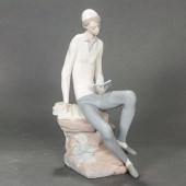 LLADRO BISQUE PORCELAIN FIGURE