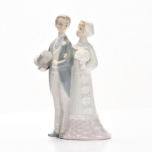 LLADRO BRIDE AND GROOM FIGURINE